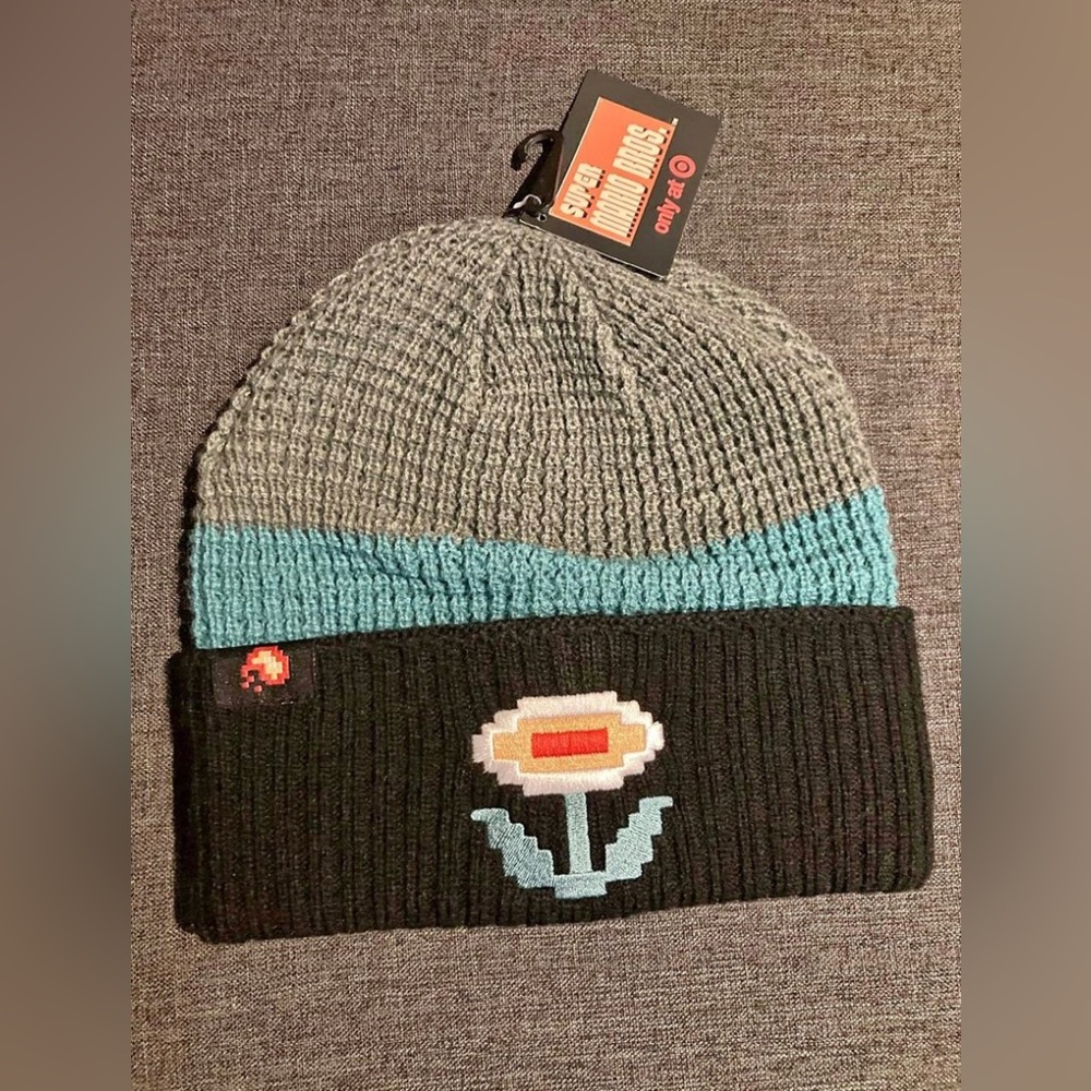BNWT Nintendo Super Mario Bros fire flower hat